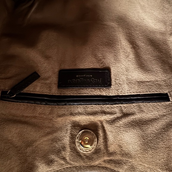 Yves Saint Laurent Calfskin slouchy hobo bag. Buttery soft leather - Picture 5 of 5